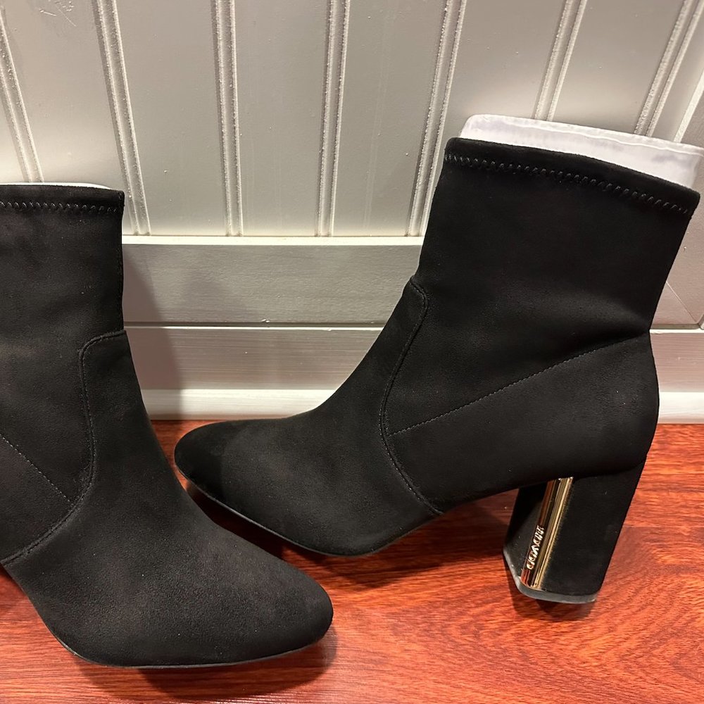 Womens Preowned COACH Margot Suede Black Heeled Sock Boots Bootie Size 8.5